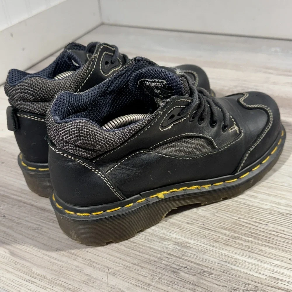 DR. MARTENS Docs DM's Chunky Leather Lace Up Boot‎ Shoes Kids Size UK 4 ENGLAND